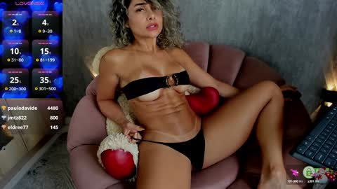 Snapshot of ariana_valdirii chatting on 12.22.24 cristina online show from 12.22.24