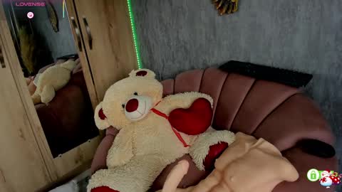 Snapshot of ariana_valdirii chatting on 02.24.25 cristina online show from 02.24.25