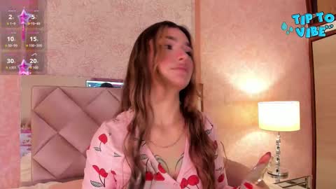 Snapshot of ariana_villada chatting on 01.11.26 Ari online show from 01.11.26