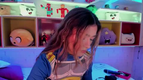 Snapshot of ariana_villada chatting on 01.12.26 Ari online show from 01.12.26