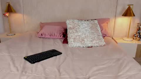 Snapshot of ariana_zc_ chatting on 06.24.26 Susan online show from 06.24.26