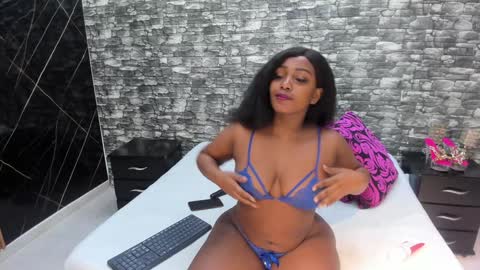 Snapshot of arianaablack chatting on 01.26.25 Ariana online show from 01.26.25