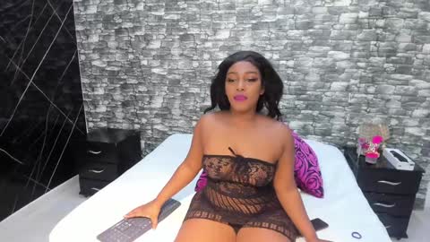 Snapshot of arianaablack chatting on 01.31.25 Ariana online show from 01.31.25