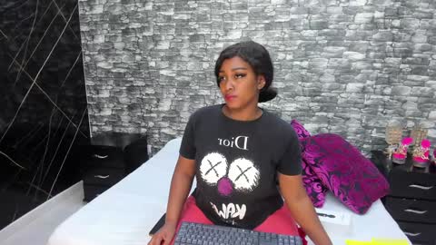 Snapshot of arianaablack chatting on 02.02.25 Ariana online show from 02.02.25