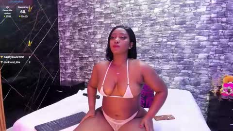 Snapshot of arianaablack chatting on 02.19.25 Ariana online show from 02.19.25