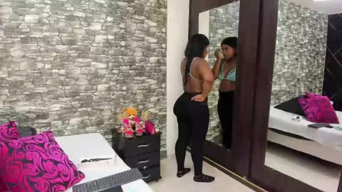 Snapshot of arianaablack chatting on 02.25.25 Ariana online show from 02.25.25