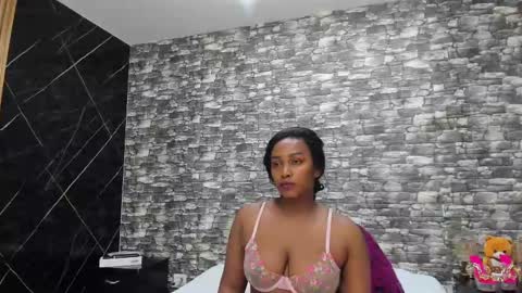 Snapshot of arianaablack chatting on 03.05.25 Ariana online show from 03.05.25