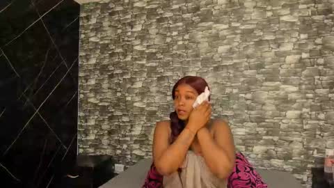 Snapshot of arianaablack chatting on 09.27.25 Ariana online show from 09.27.25