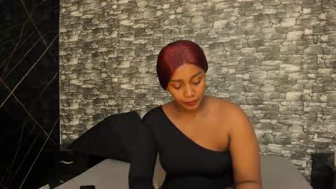 Snapshot of arianaablack chatting on 09.28.25 Ariana online show from 09.28.25