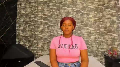 Snapshot of arianaablack chatting on 10.08.25 Ariana online show from 10.08.25