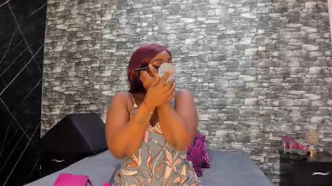 Snapshot of arianaablack chatting on 10.22.25 Ariana online show from 10.22.25