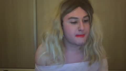 Snapshot of arianalopez98 chatting on 12.16.24 Ariana 3 online show from 12.16.24