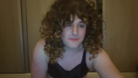 Snapshot of arianalopez98 chatting on 01.01.25 Ariana 3 online show from 01.01.25