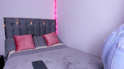 Snapshot of arianapoarch chatting on 12.18.24 Ariana Poarch online show from 12.18.24
