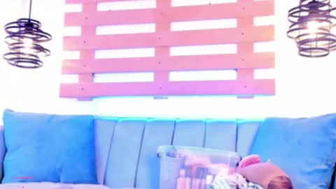 Ari  online show from 10.24.25