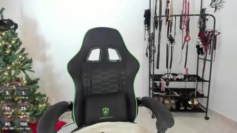 Arianna Connor online show from 11.18.25