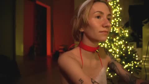 Snapshot of arianna_richi chatting on 12.25.24 Olivka online show from 12.25.24