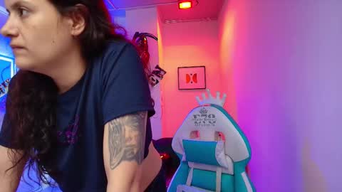 Snapshot of arianna_sweeet chatting on 10.28.25 arianna_sweeet online show from 10.28.25