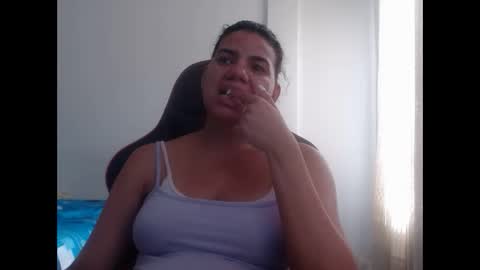 Snapshot of ariannaloovel chatting on 01.10.25 ariannaloovel online show from 01.10.25