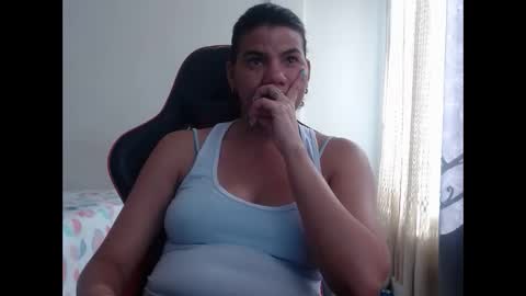 Snapshot of ariannaloovel chatting on 01.16.25 ariannaloovel online show from 01.16.25