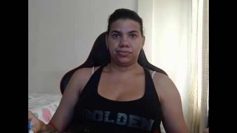 Snapshot of ariannaloovel chatting on 01.21.25 ariannaloovel online show from 01.21.25