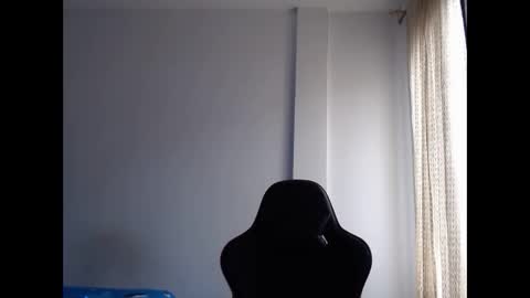 Snapshot of ariannaloovel chatting on 02.12.25 ariannaloovel online show from 02.12.25