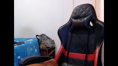 Snapshot of ariannaloovel chatting on 02.13.25 ariannaloovel online show from 02.13.25