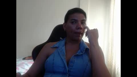 Snapshot of ariannaloovel chatting on 03.11.25 ariannaloovel online show from 03.11.25