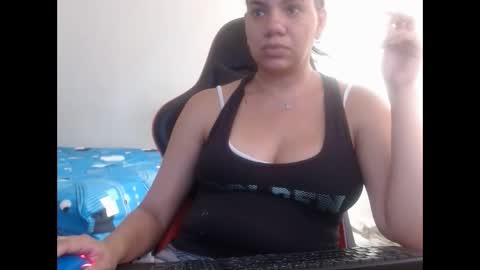 Snapshot of ariannaloovel chatting on 09.08.25 ariannaloovel online show from 09.08.25