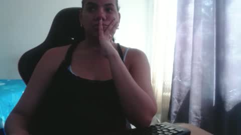 Snapshot of ariannaloovel chatting on 10.07.25 ariannaloovel online show from 10.07.25