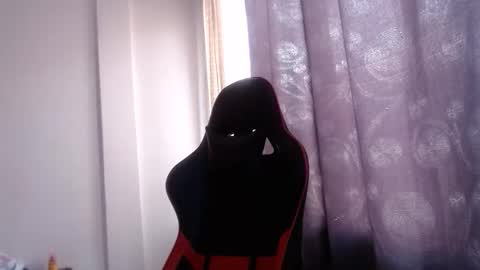 Snapshot of ariannaloovel chatting on 10.30.25 ariannaloovel online show from 10.30.25