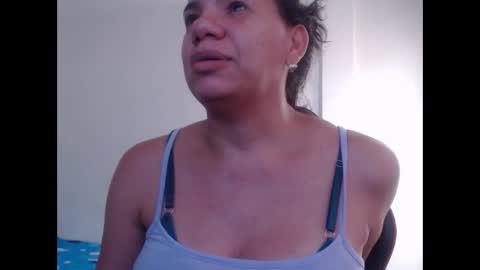 Snapshot of ariannaloovel chatting on 11.15.25 ariannaloovel online show from 11.15.25