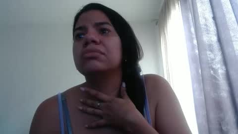 Snapshot of ariannaloovel chatting on 11.18.25 ariannaloovel online show from 11.18.25