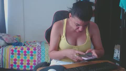 ariannaloovel online show from 04.06.26