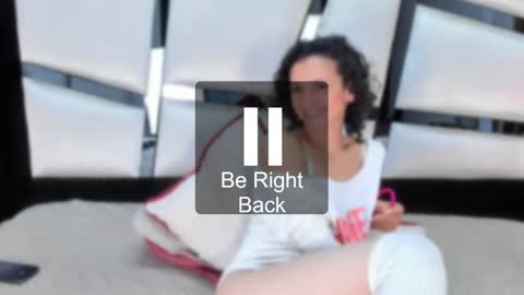 ariannarussell1 online show from 02.18.25