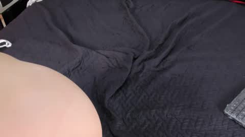 ariannarussell1 online show from 03.03.25