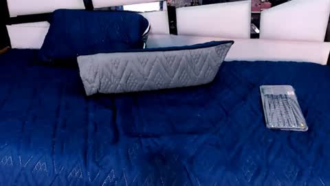 ariannarussell1 online show from 06.12.26
