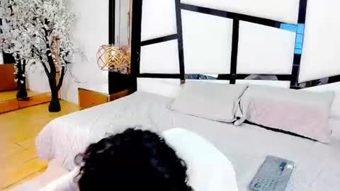 ariannarussell1 online show from 07.11.26