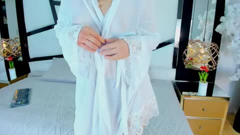 ariannarussell1 online show from 08.08.26