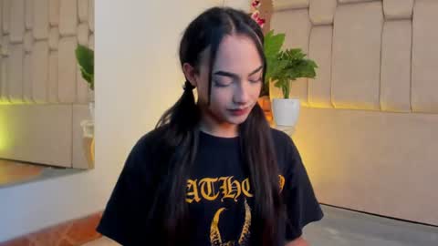 Welcome to Ari room online show from 07.22.26