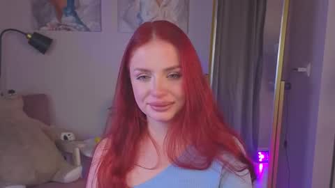 Snapshot of ariel_aerial chatting on 10.07.25 ariel_aerial online show from 10.07.25