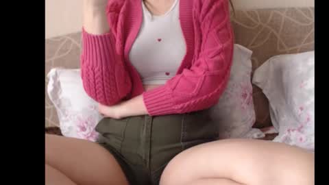 Snapshot of ariel_la chatting on 11.11.25 Ariella online show from 11.11.25