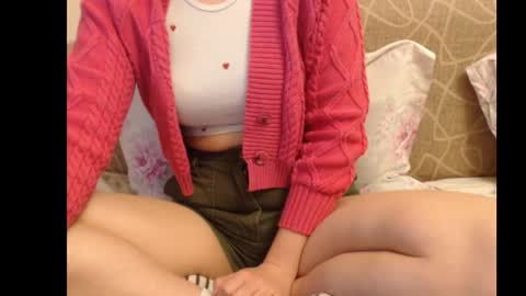 Snapshot of ariel_la chatting on 11.19.25 Ariella online show from 11.19.25