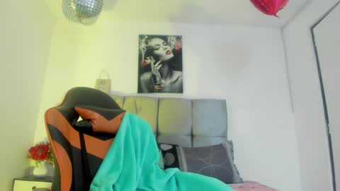 Snapshot of ariel_wish chatting on 05.11.26 ariel_wish online show from 05.11.26