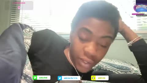 Snapshot of arielbliss69 chatting on 04.28.26 arielbliss69 online show from 04.28.26