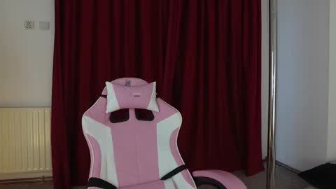 Snapshot of ariell_sweety chatting on 10.01.25 Ariel online show from 10.01.25