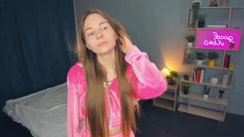 Snapshot of arielshaggy chatting on 03.24.26 Ariel online show from 03.24.26