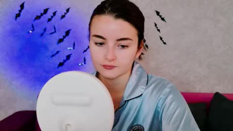 arielstonks_lovee online show from 10.16.25