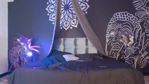 Ari online show from 09.13.25