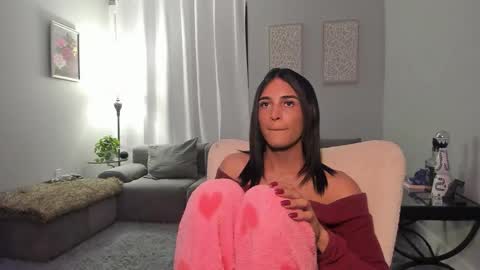 Snapshot of ariia1_ chatting on 12.19.25 Aria online show from 12.19.25